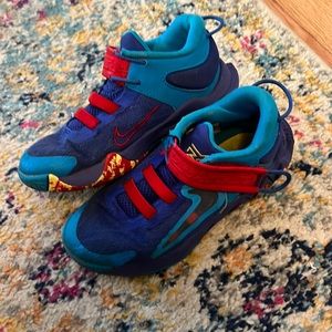 13C boys nike sneakers